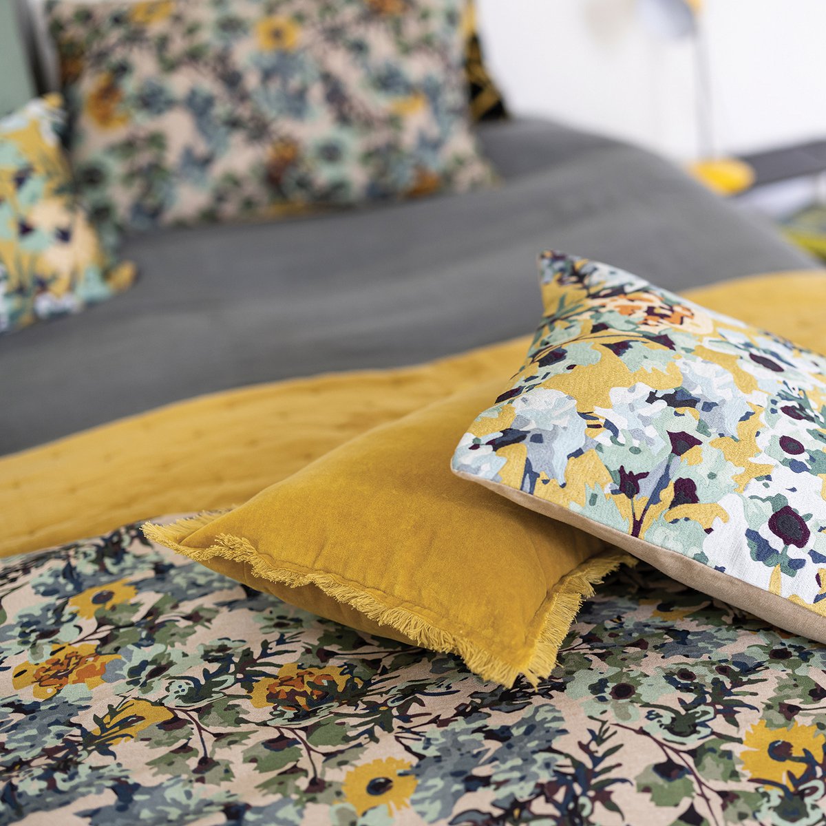 Fara-sprei van katoenfluweel in de kleur Mirabel, 260×260 cm