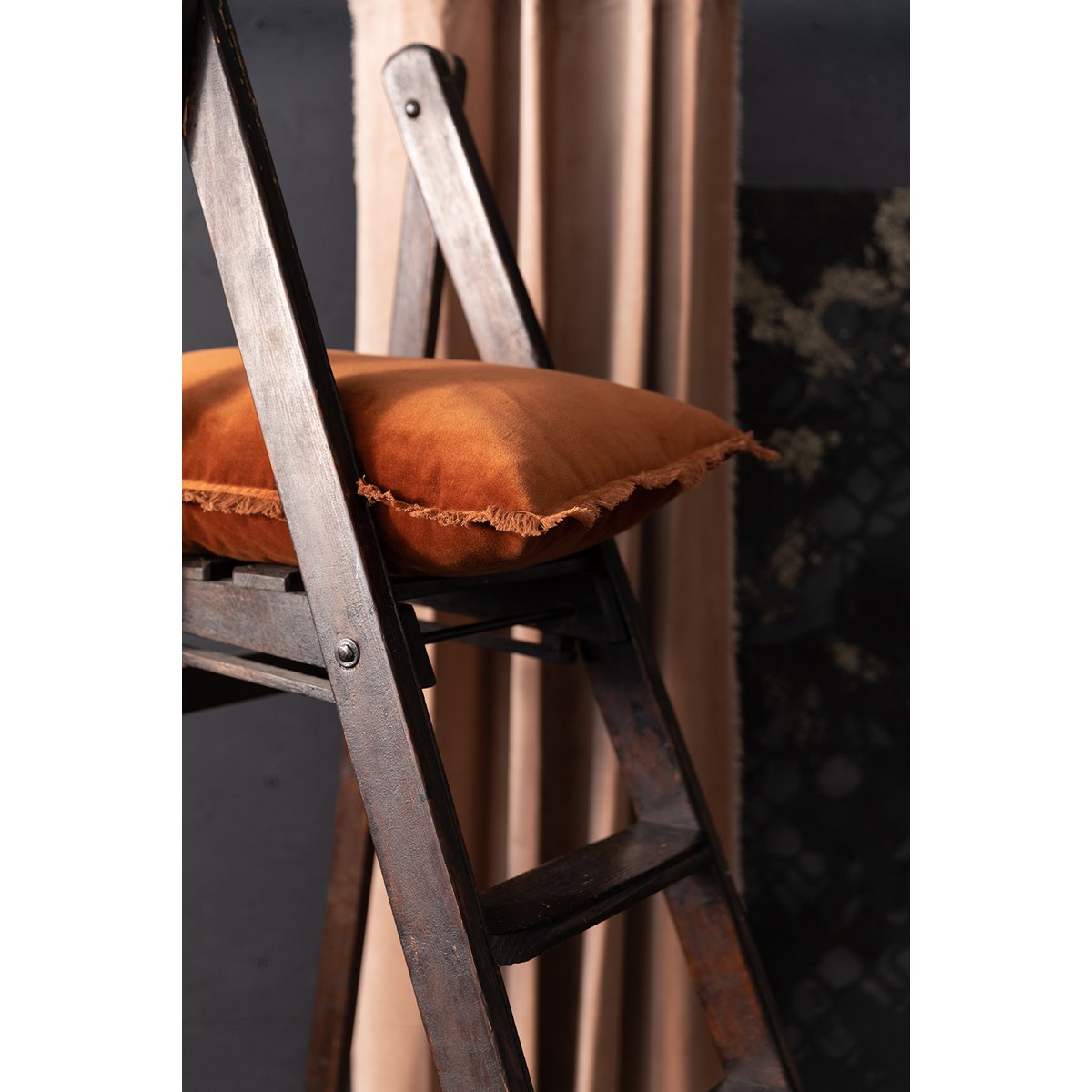 Coussin Fara en velours de coton couleur caramel, 30 × 50 cm