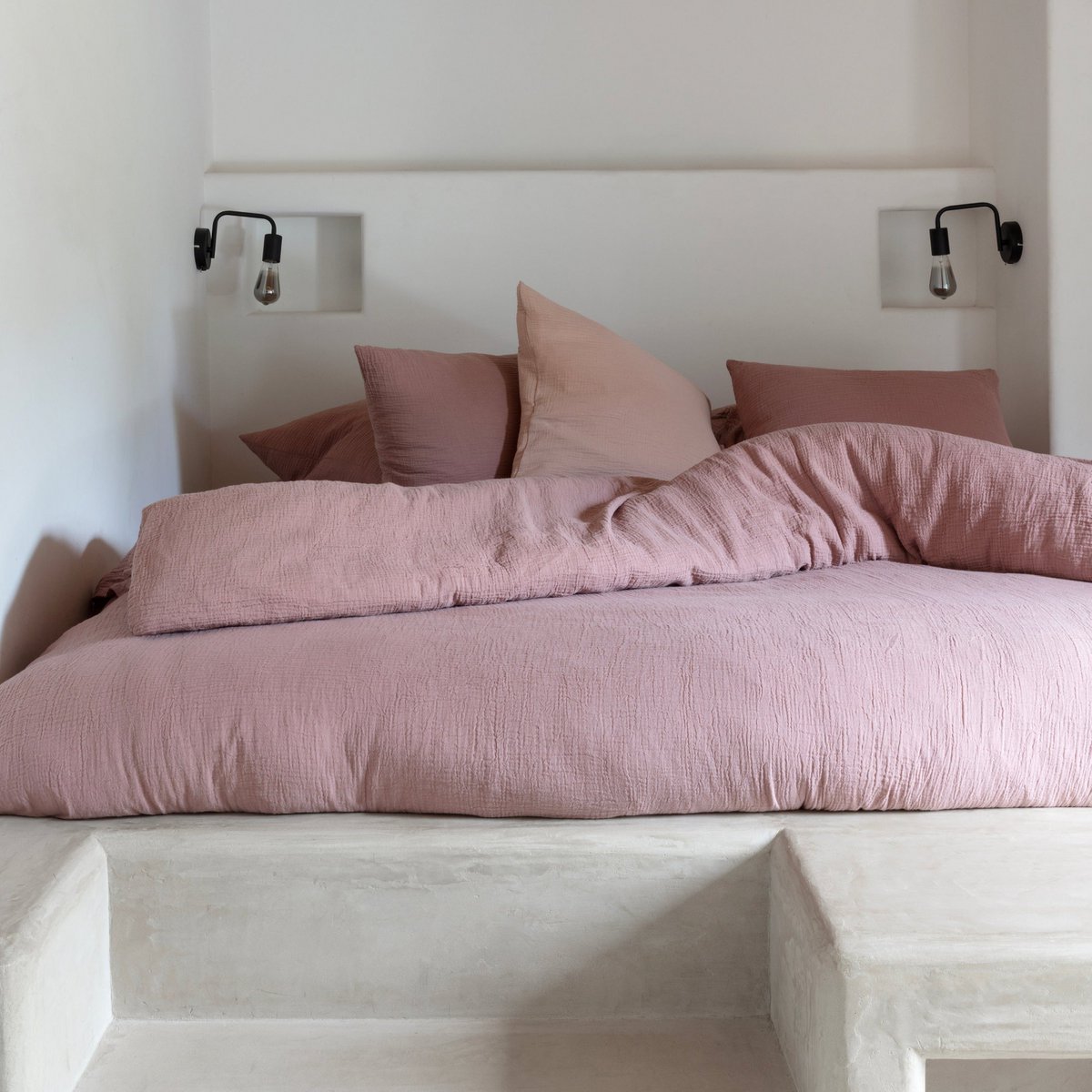 Muslin duvet with crinkled weave texture in soft morning light