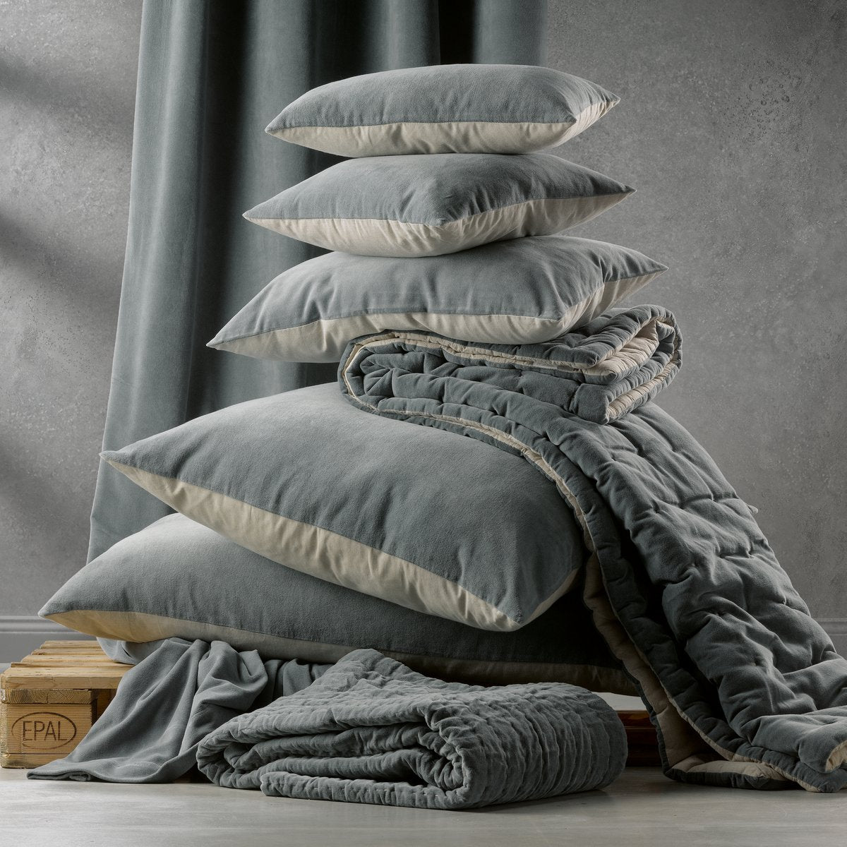 Elise cotton velvet cushion in Green Grey, 40×65 cm