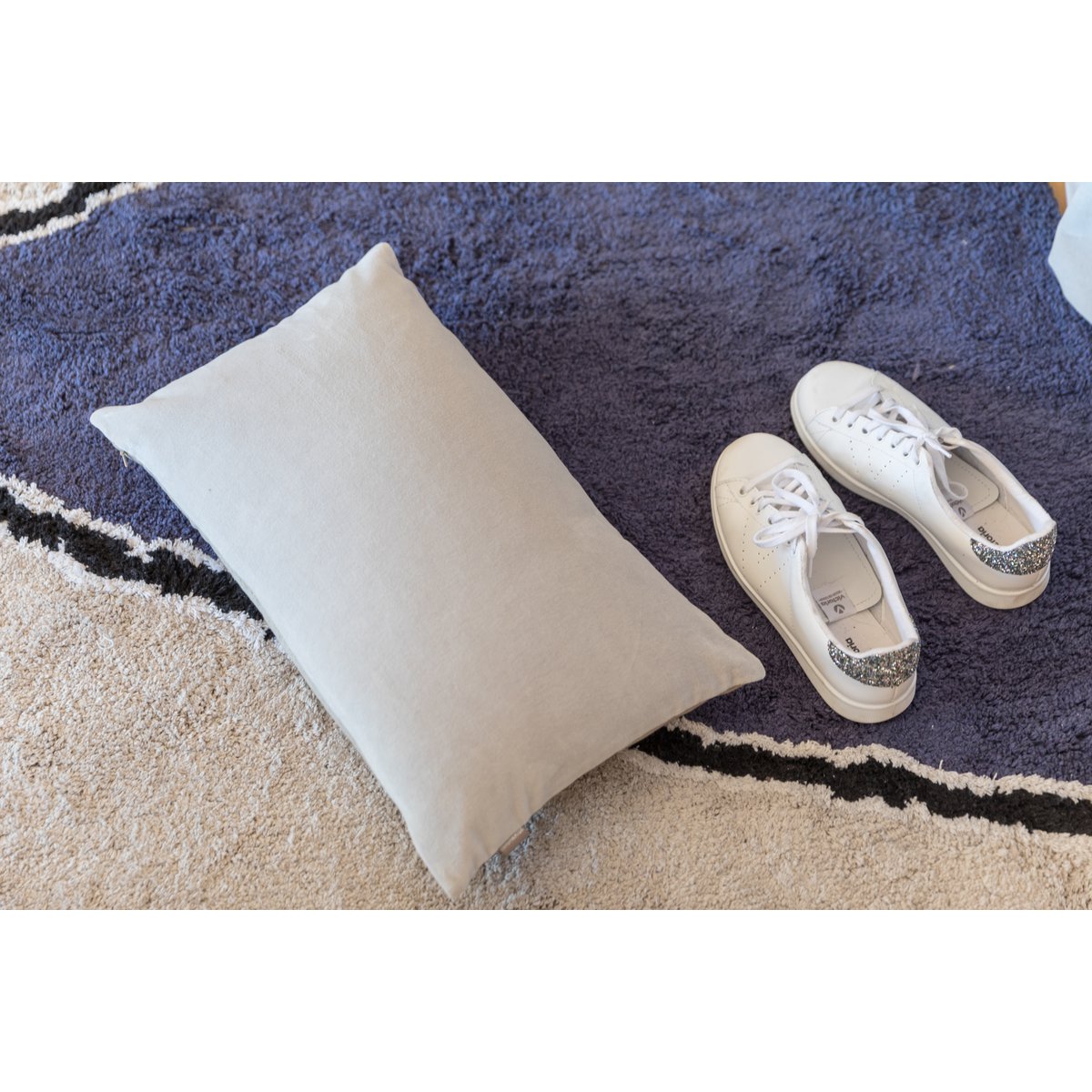 Elise cotton velvet cushion in Pearl, 40×65 cm