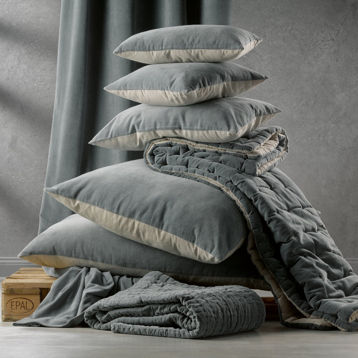 Elise cotton velvet cushion in Twine, 40×65 cm