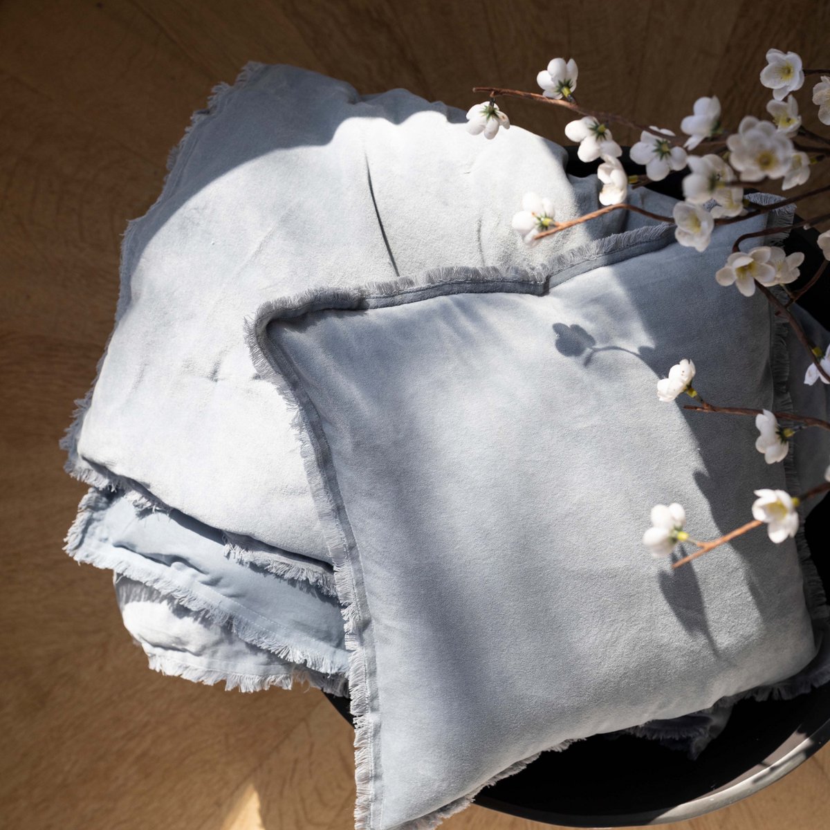 Fara cushion in Titanium, 30×50 cm