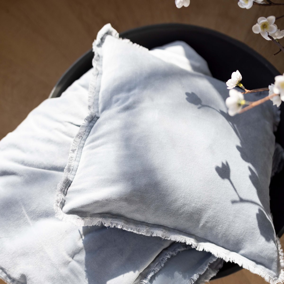 Fara cushion in Titanium, 45×45 cm