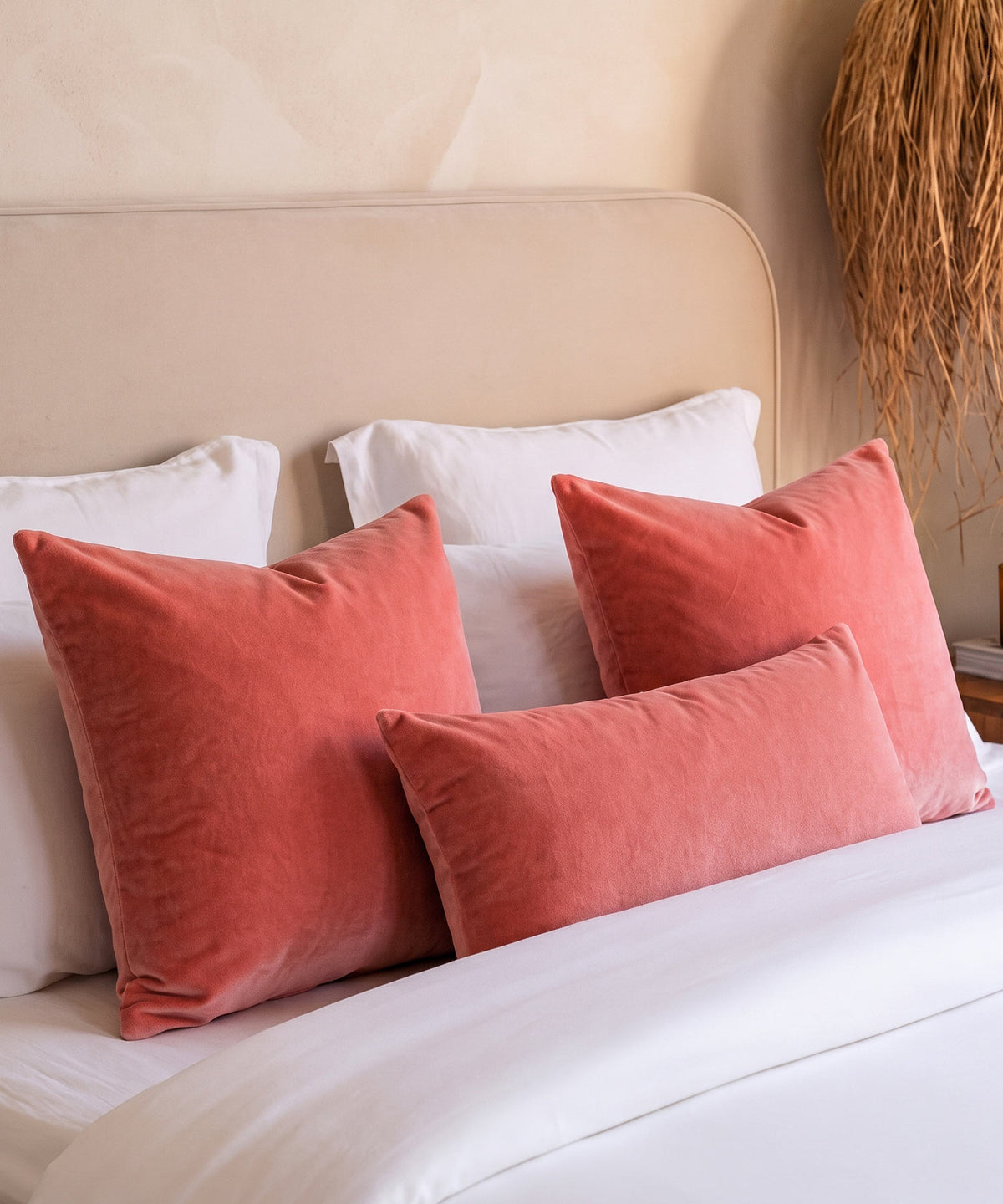 Dekokissen Samt – minimalist velvet decorative pillows in neutral tones